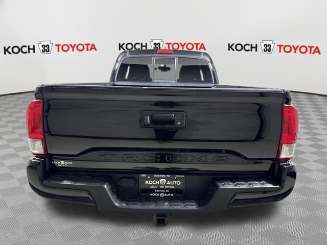Used 2017 Toyota Tacoma TRD Sport w/ Tow Package (A/T) image 7