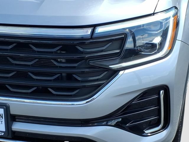 Used 2024 Volkswagen Atlas Cross Sport SEL R-Line AWD/4WD image 9
