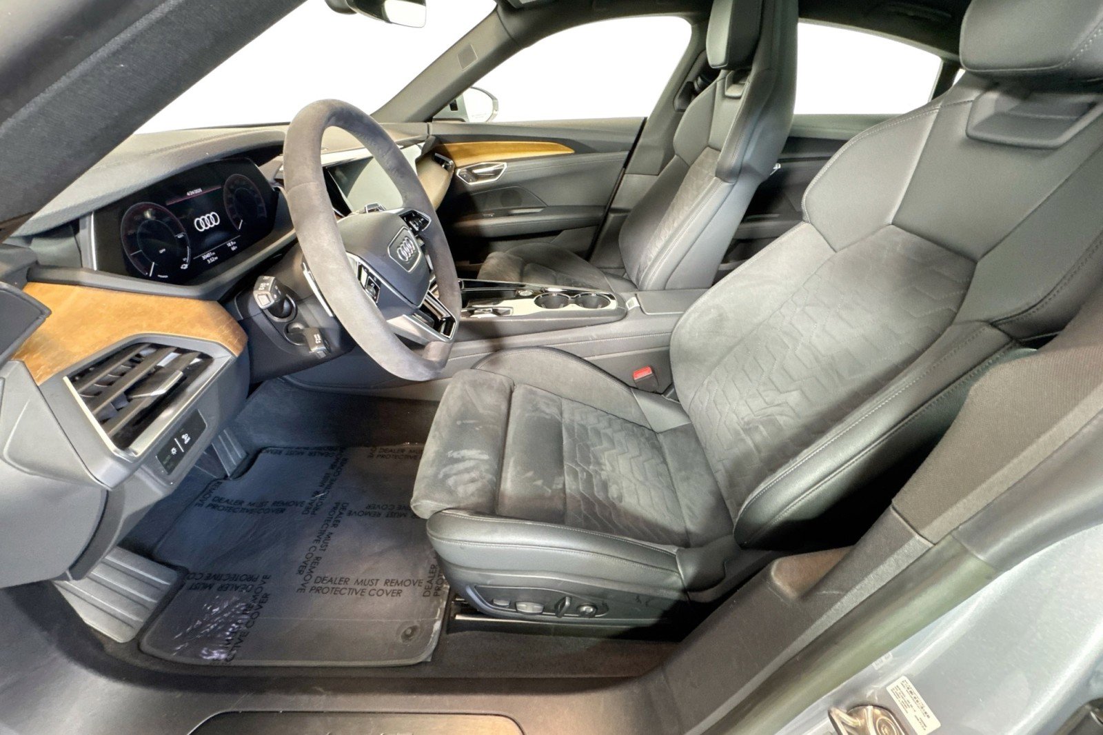 Used 2022 Audi e-tron GT Premium Plus AWD/4WD image 19