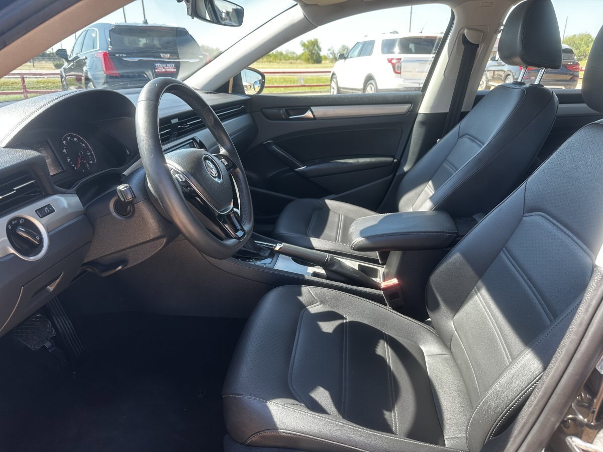 Used 2021 Volkswagen Passat 2.0T SE image 12