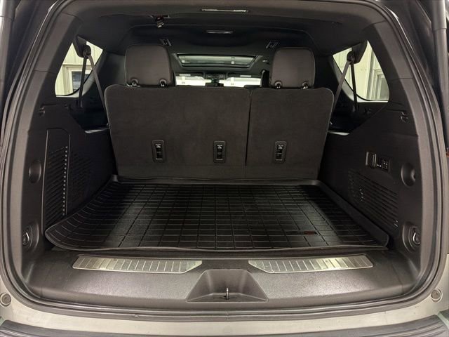 Used 2022 Chevrolet Suburban RST w/ Luxury Package image 29