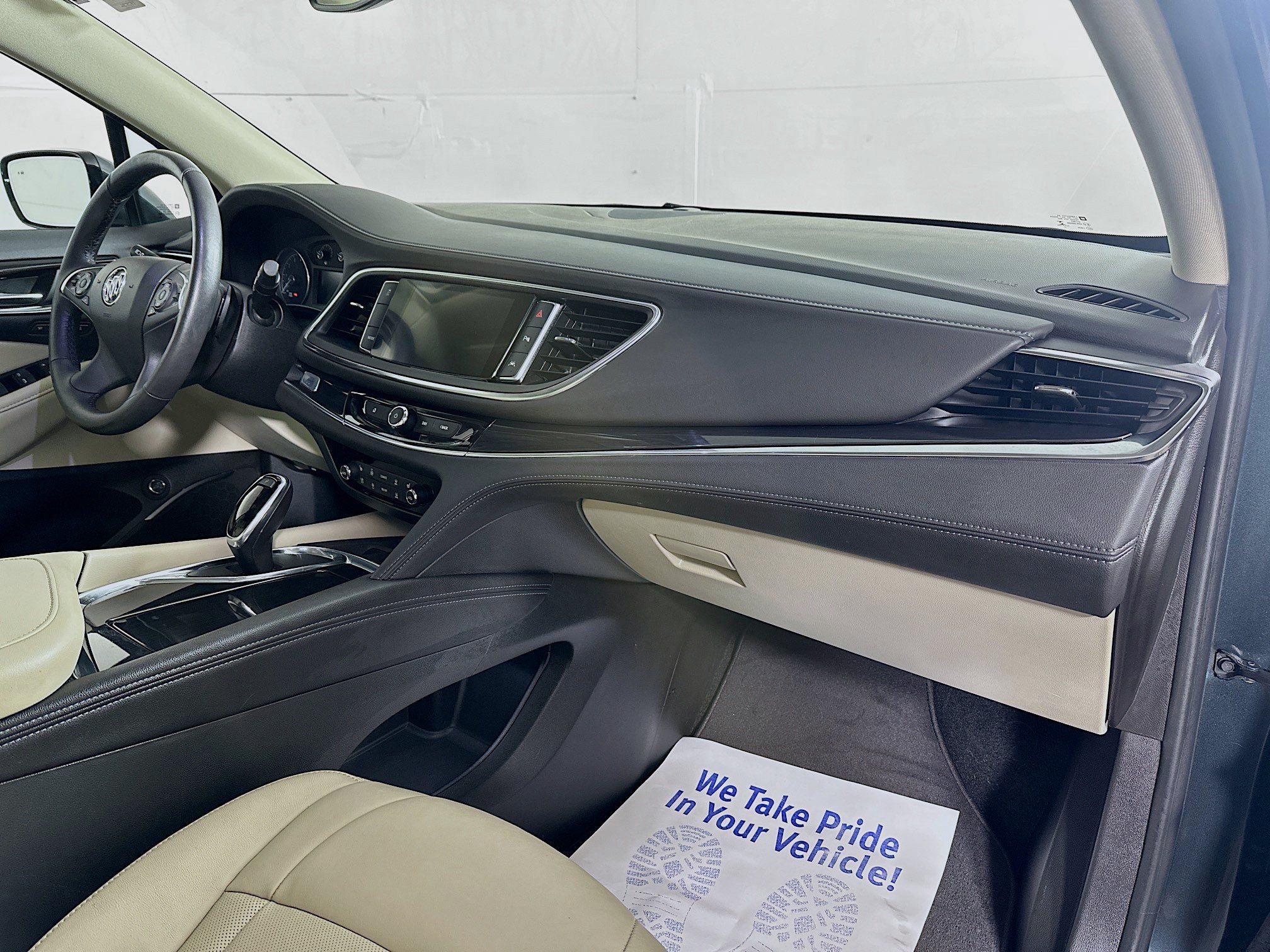 Used 2021 Buick Enclave Premium w/ Sun and Sites Package FWD image 30