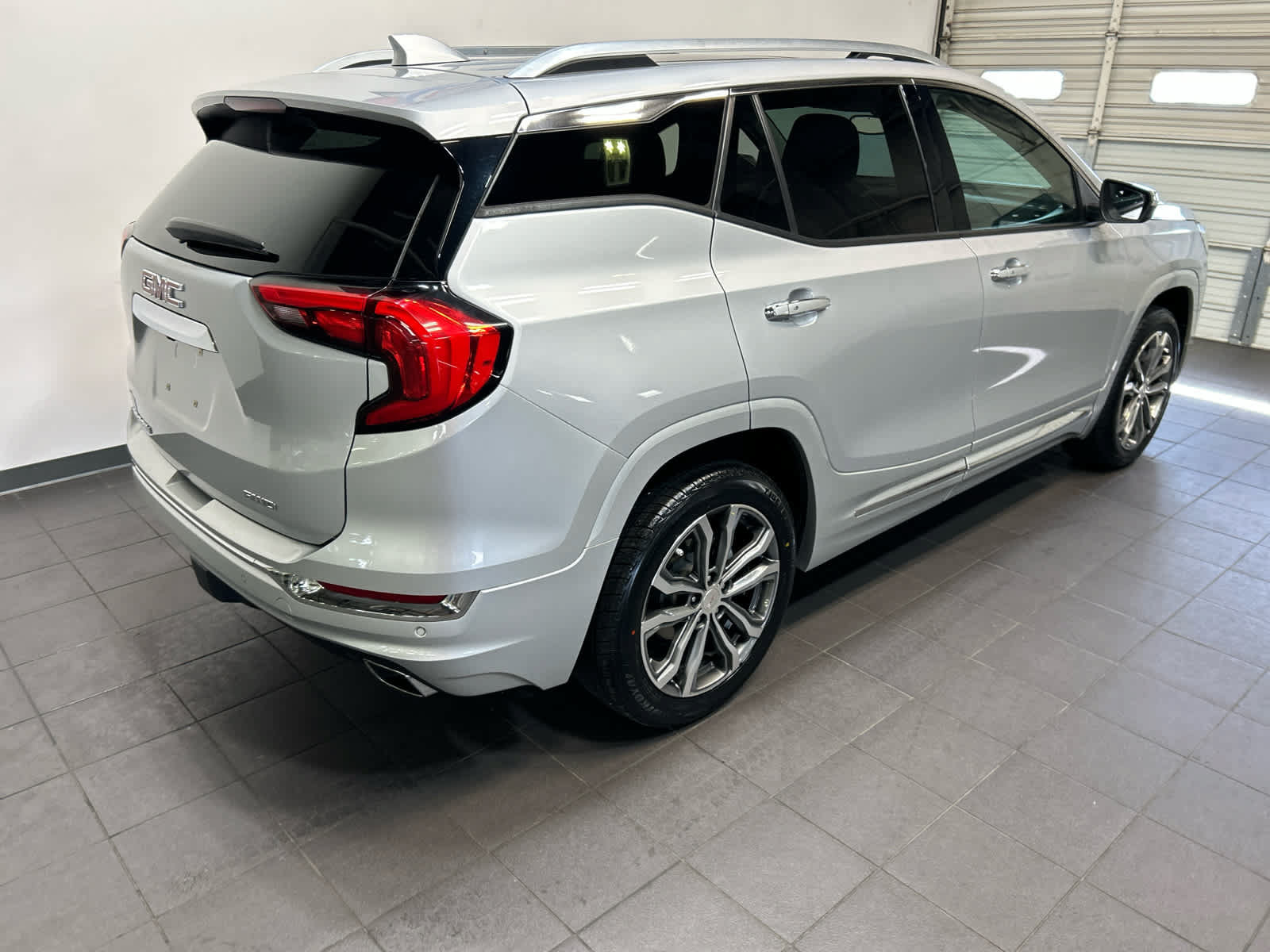 Used 2019 GMC Terrain Denali AWD/4WD image 3