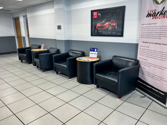 Used 2020 Nissan Altima 2.5 SR FWD image 13