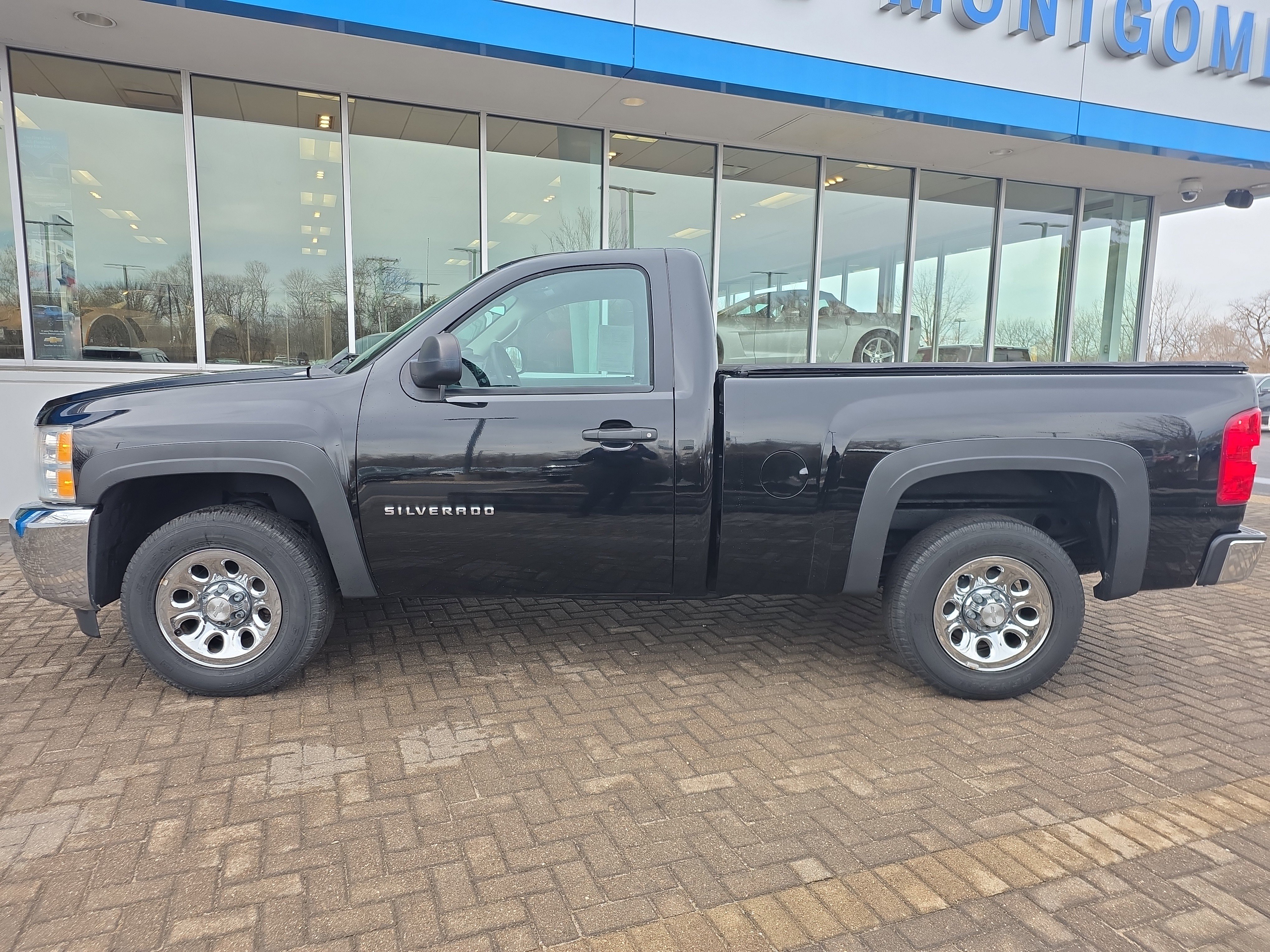 Used 2013 Chevrolet Silverado 1500 W/T w/ LS Package image 2