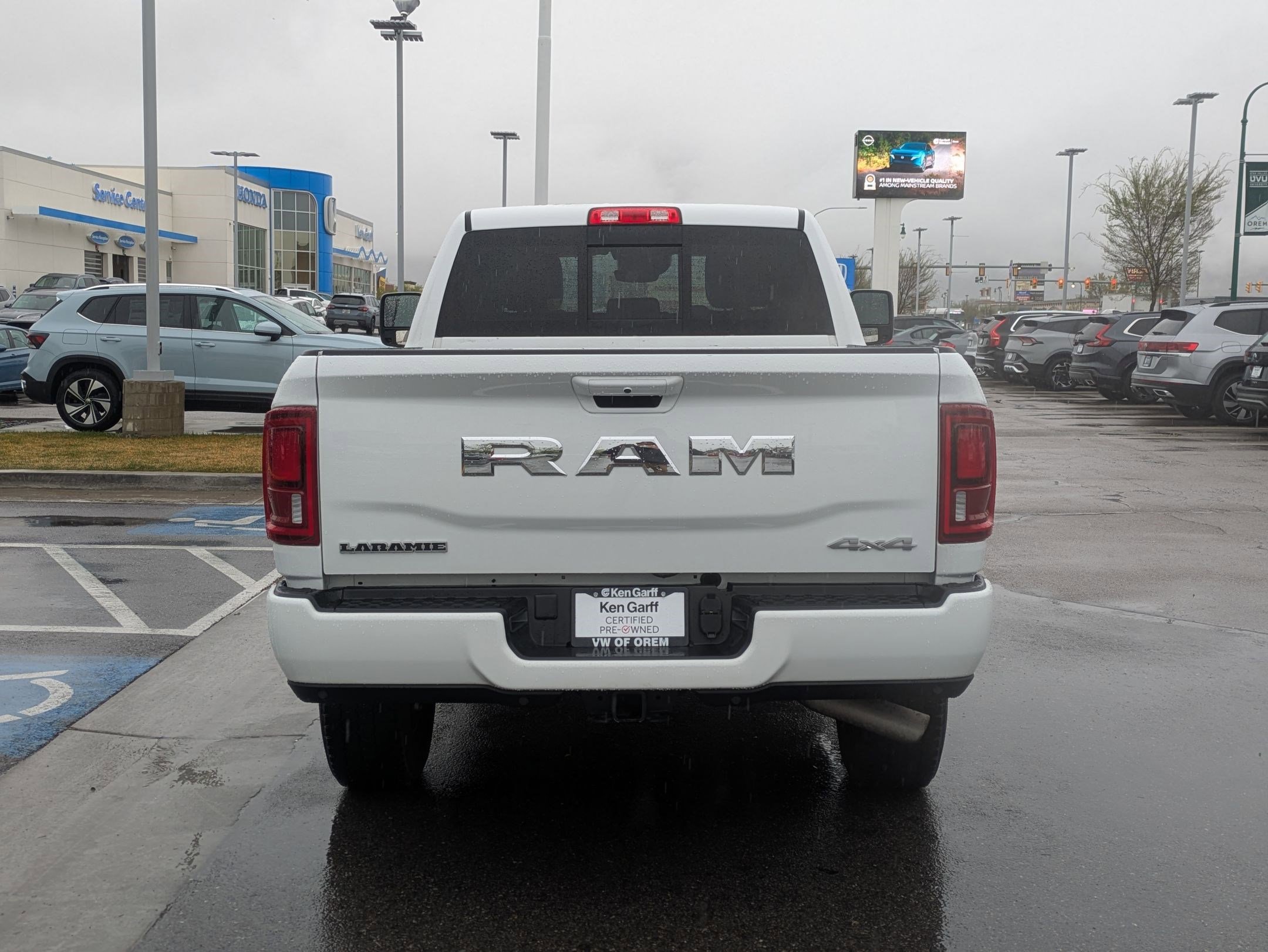Used 2025 RAM 2500 Laramie AWD/4WD image 7