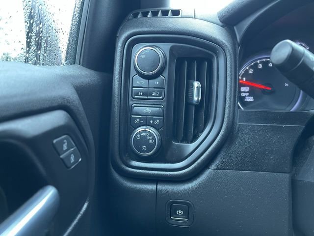 Used 2020 Chevrolet Silverado 1500 Custom w/ Custom Value Package image 17