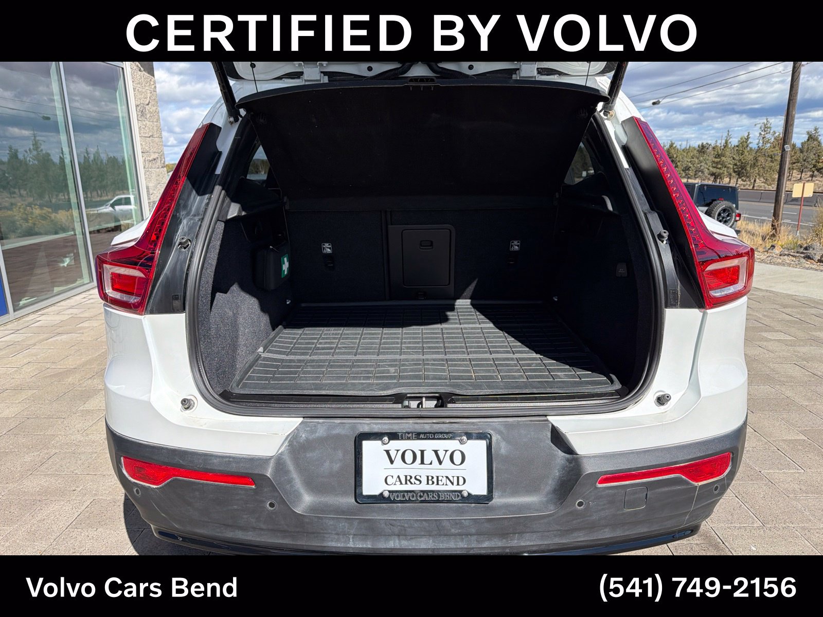 Certified 2026 Volvo XC40 B5 Plus AWD/4WD image 9