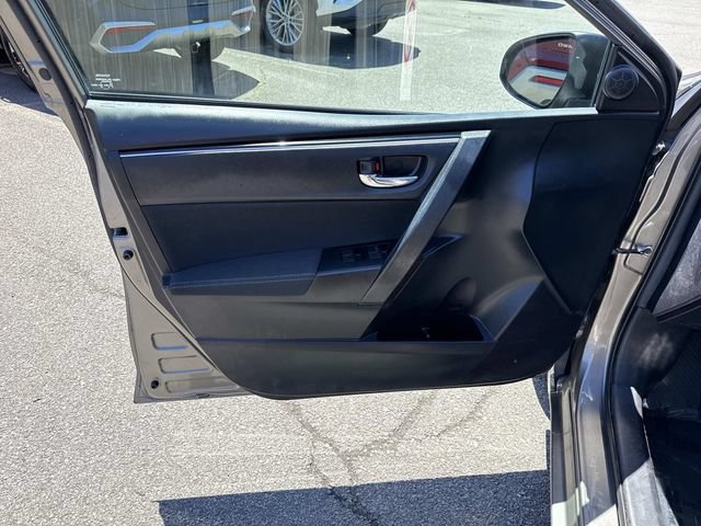 Used 2018 Toyota Corolla LE w/ LE Premium Package w/Moonroof FWD image 13