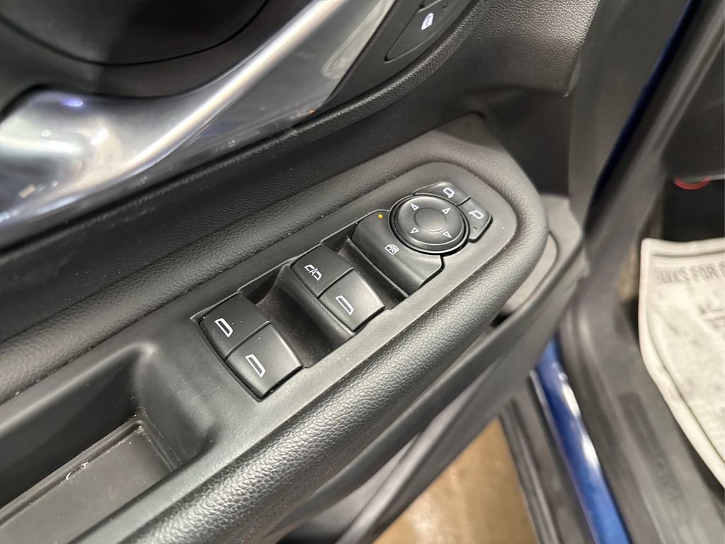 Used 2022 GMC Terrain SLE w/ Driver Convenience Package image 36