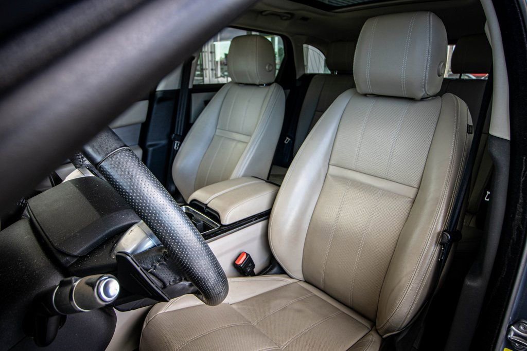 Used 2020 Land Rover Range Rover Velar S image 24