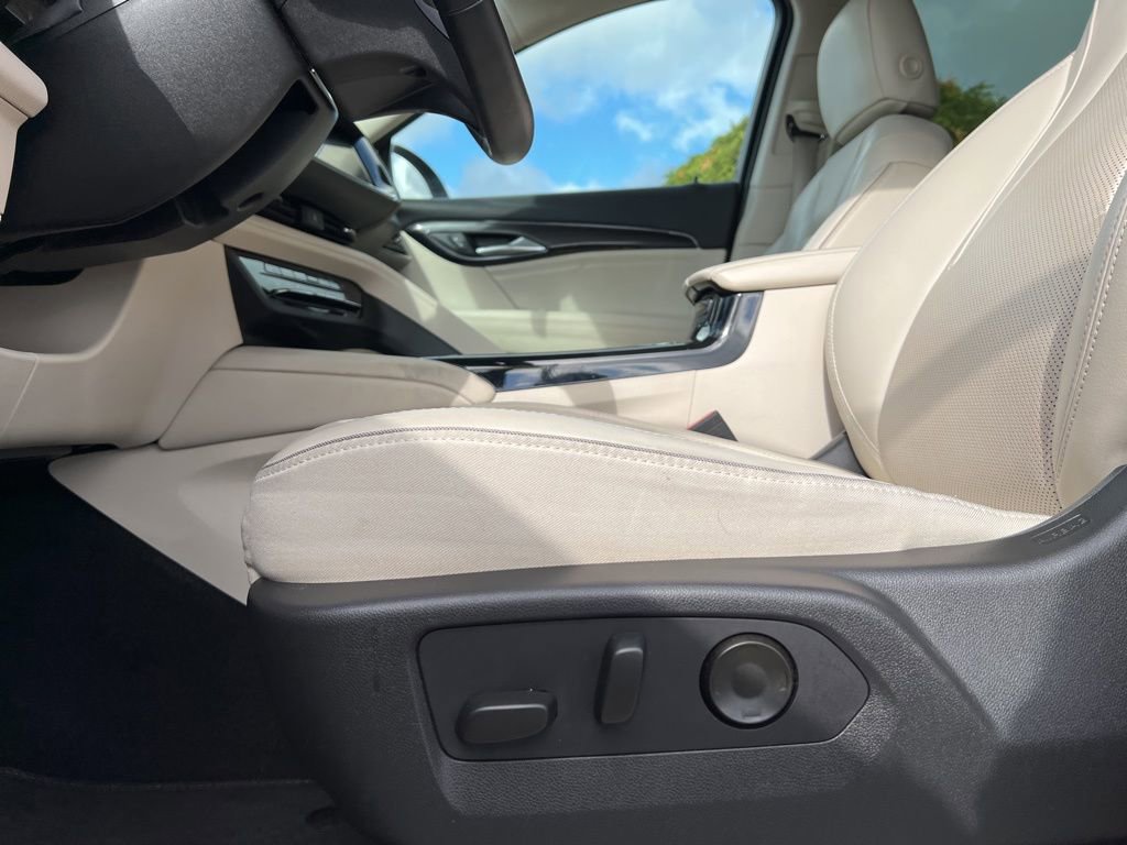 Used 2022 Buick Envision Essence w/ Safety Package image 11