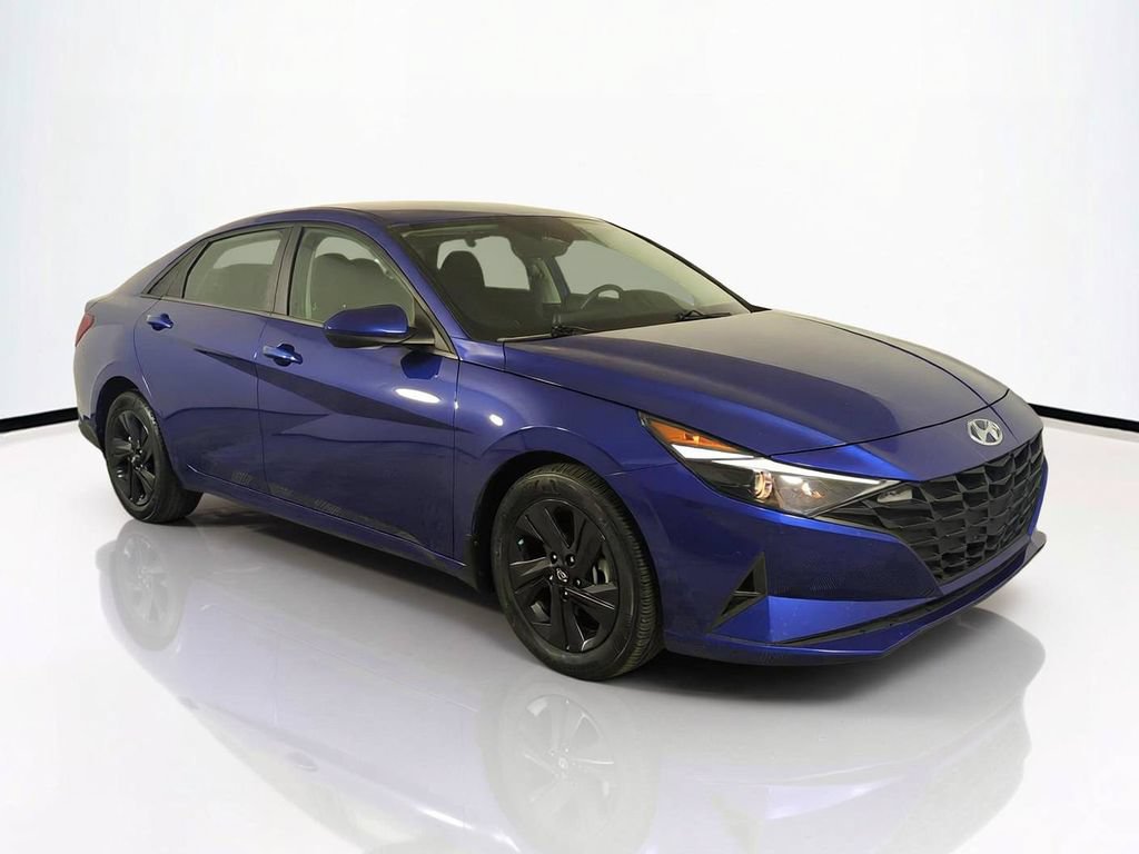 Used 2023 Hyundai Elantra SEL FWD image 2