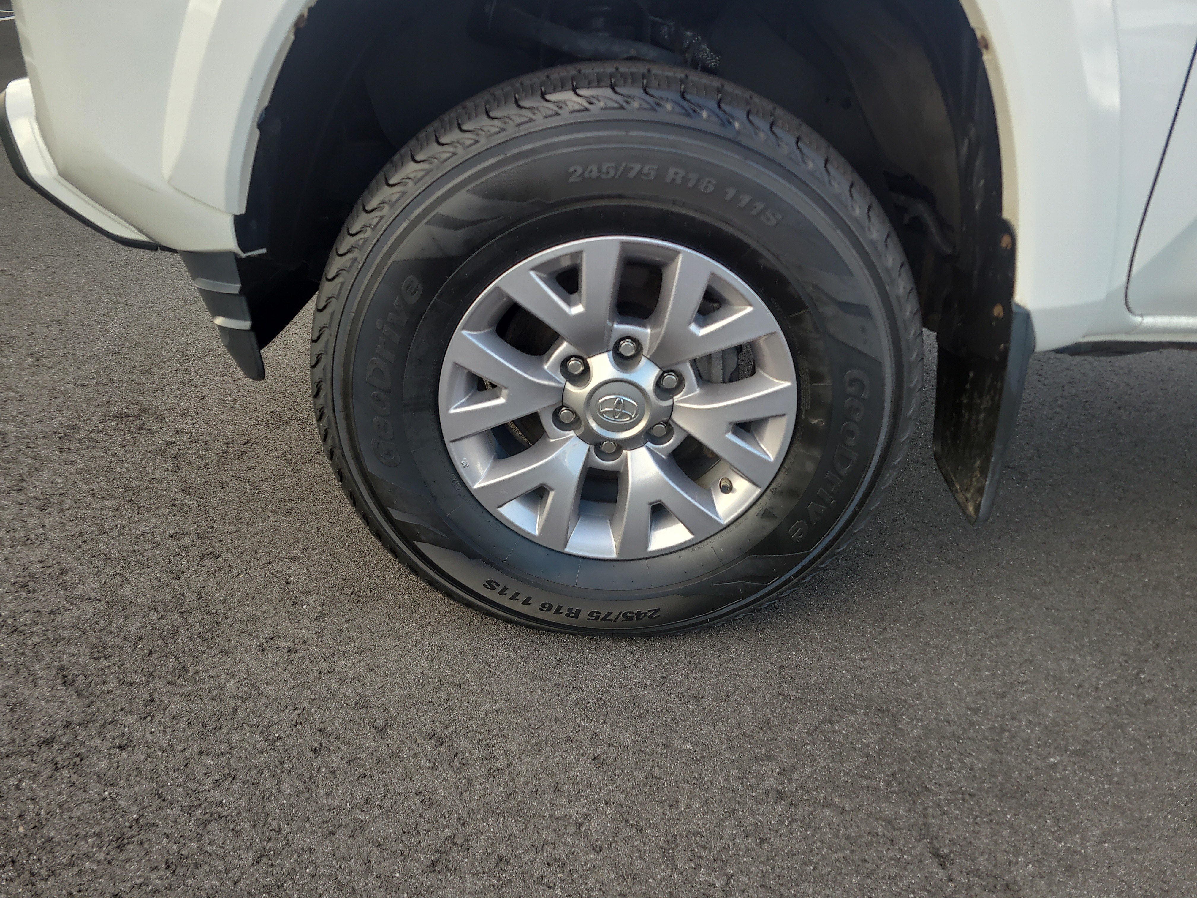 Certified 2019 Toyota Tacoma SR5 AWD/4WD image 9