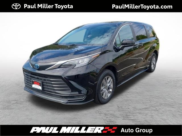 Certified 2025 Toyota Sienna LE