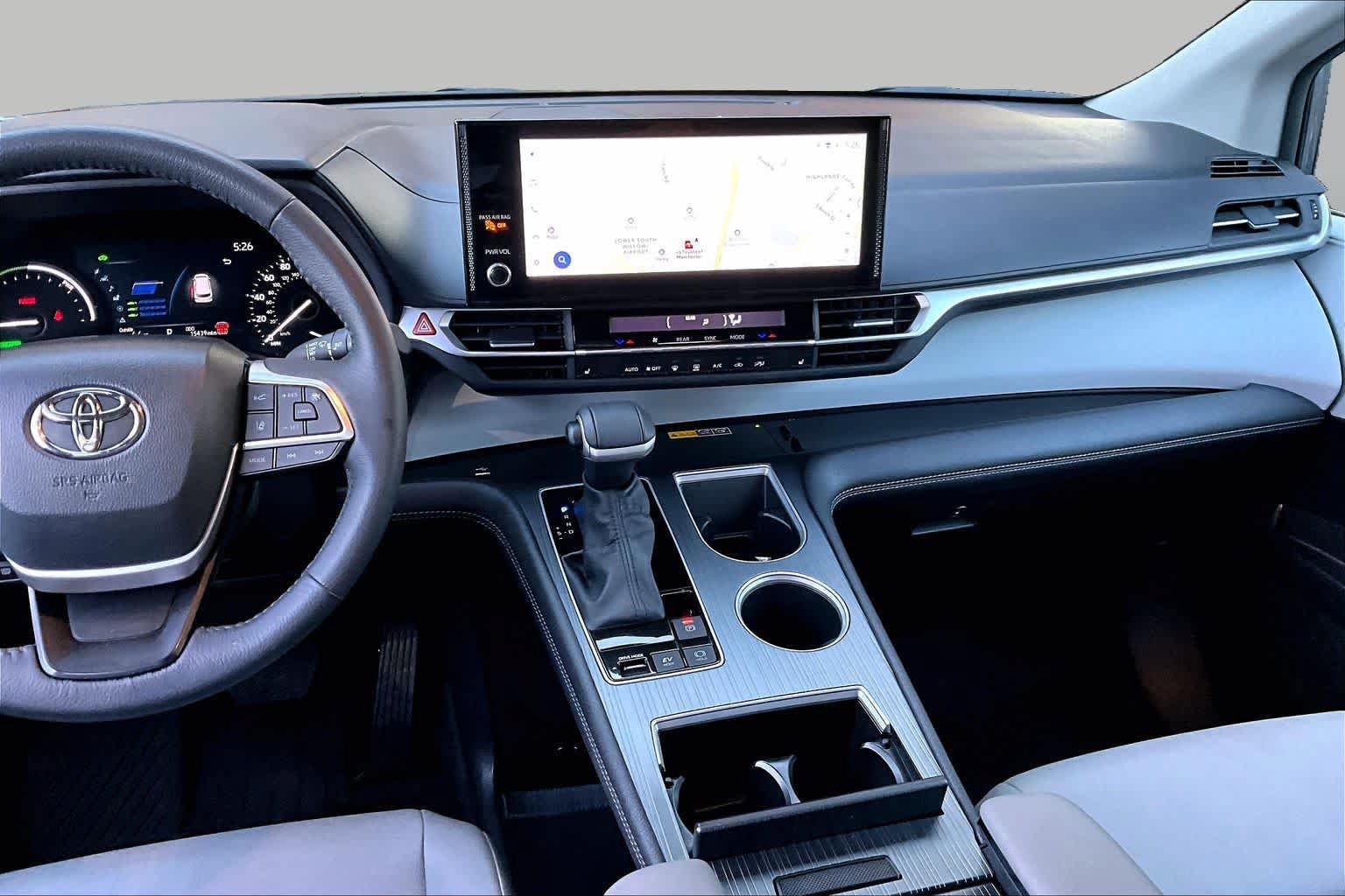 Certified 2026 Toyota Sienna XLE FWD image 7