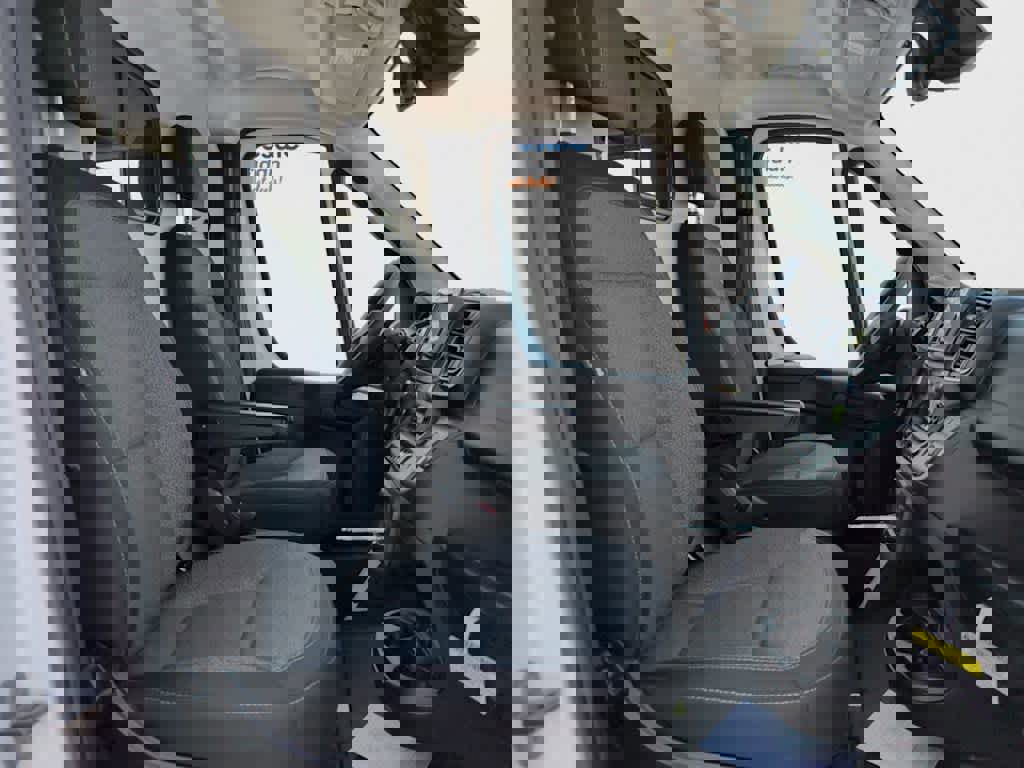 Used 2024 RAM ProMaster 2500 w/ Convenience Group image 16