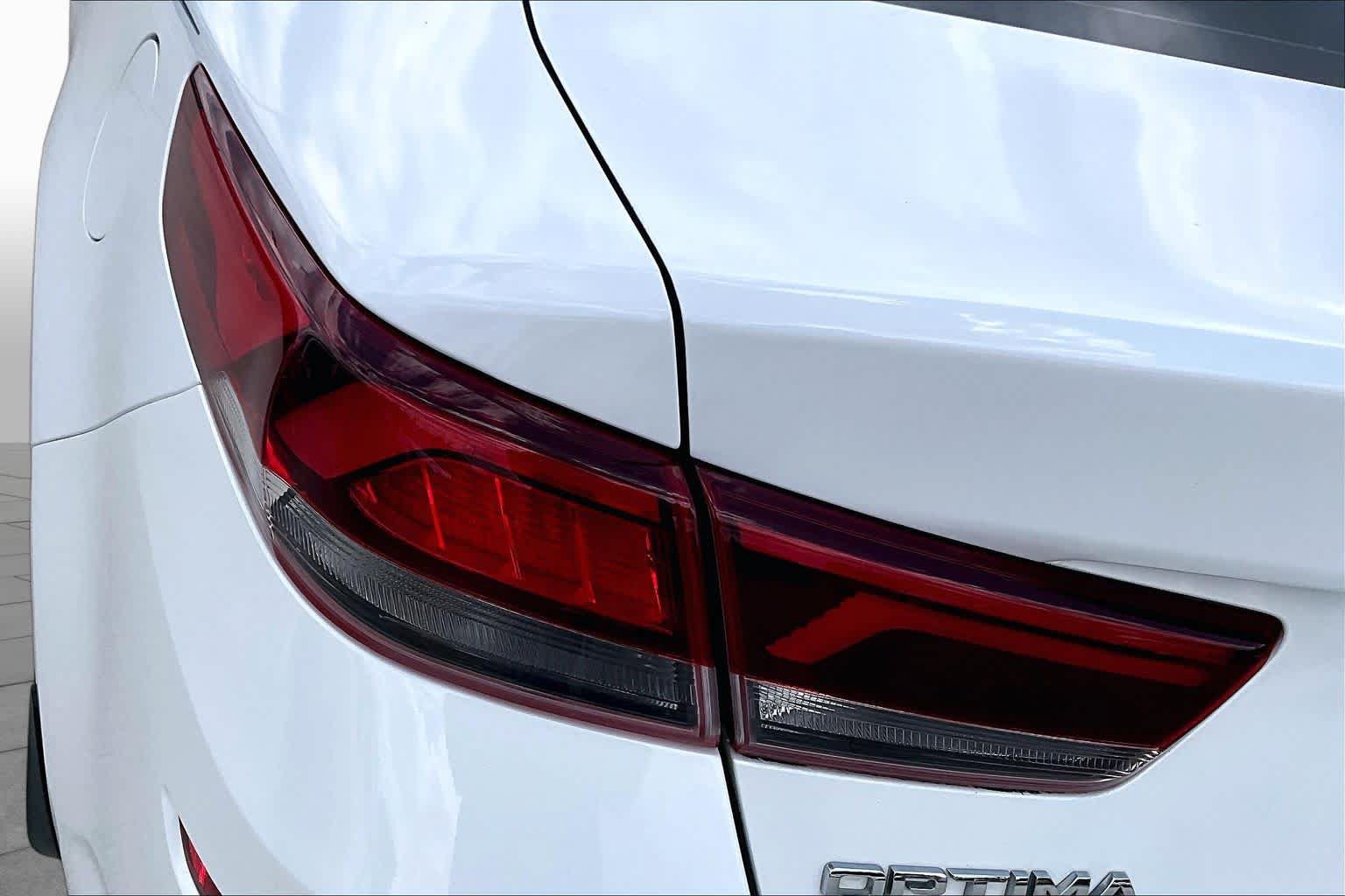 Used 2019 Kia Optima EX w/ EX Premium Package FWD image 28