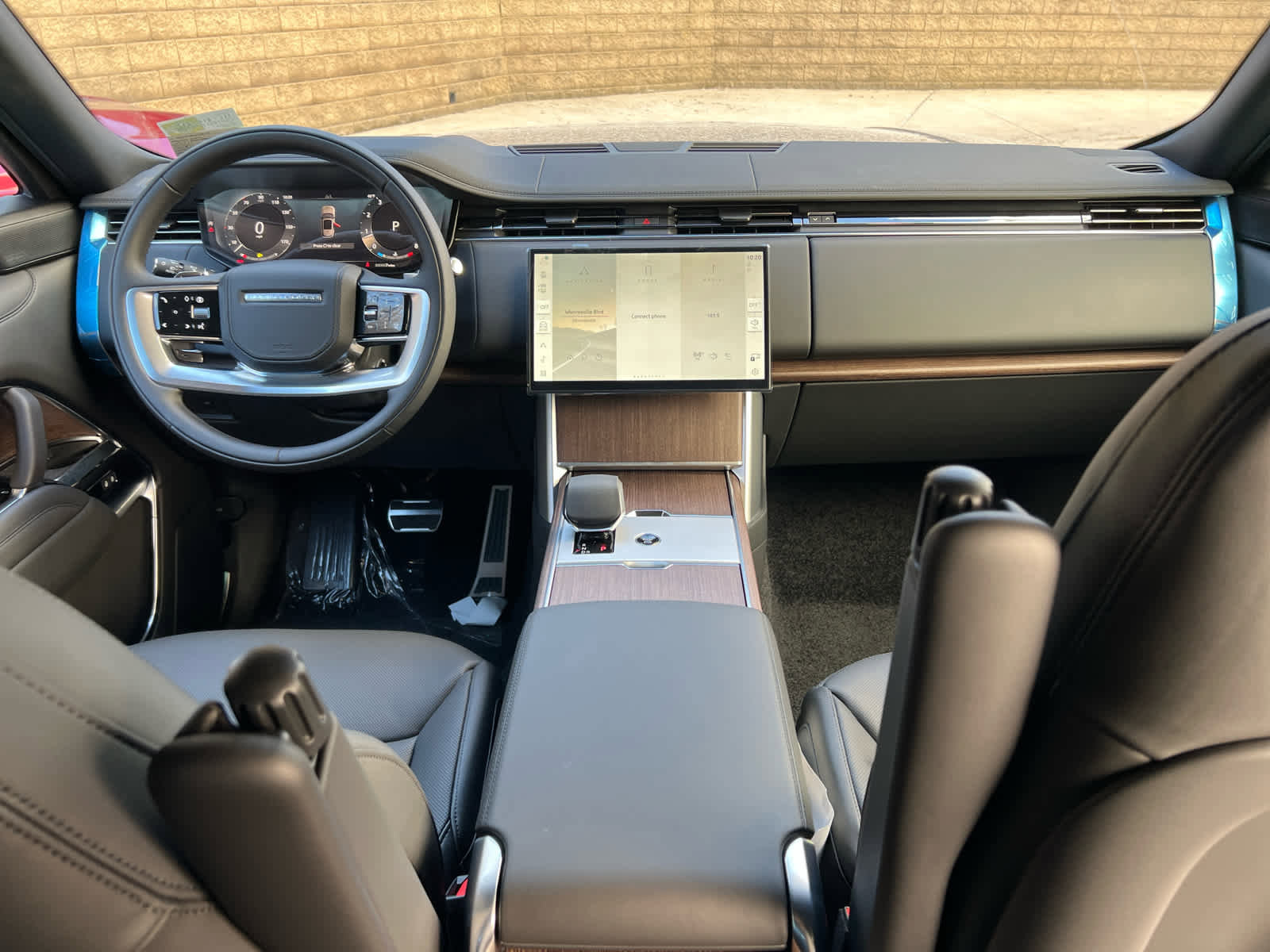 New 2025 Land Rover Range Rover SE image 8