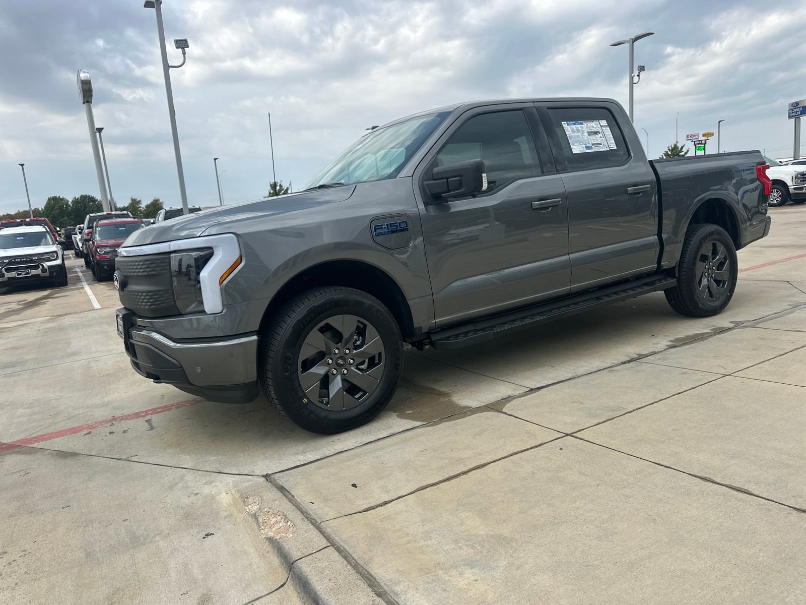 New 2025 Ford F150 Lightning Flash AWD/4WD image 1