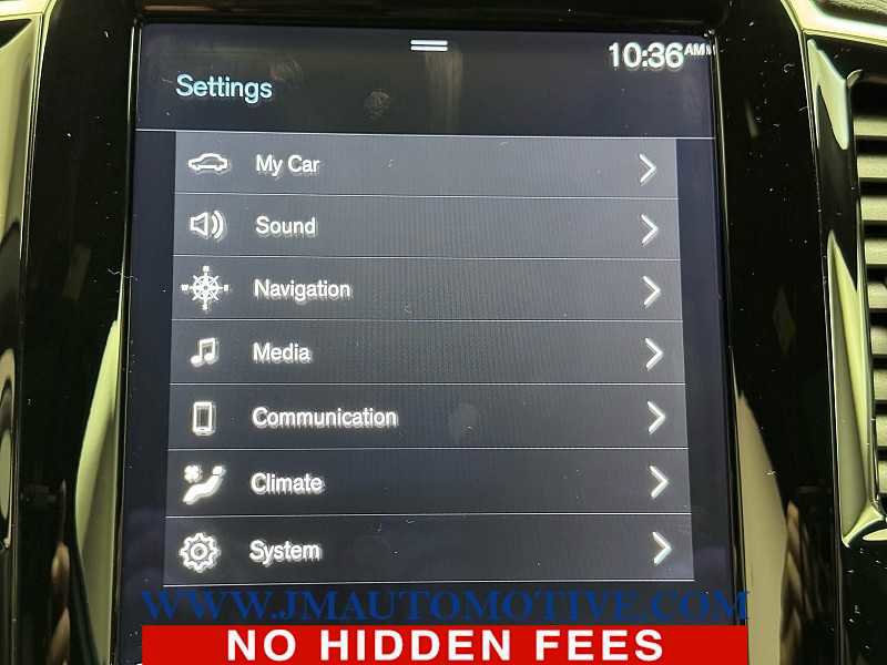 Used 2017 Volvo XC90 T6 Momentum w/ Vision Package image 29