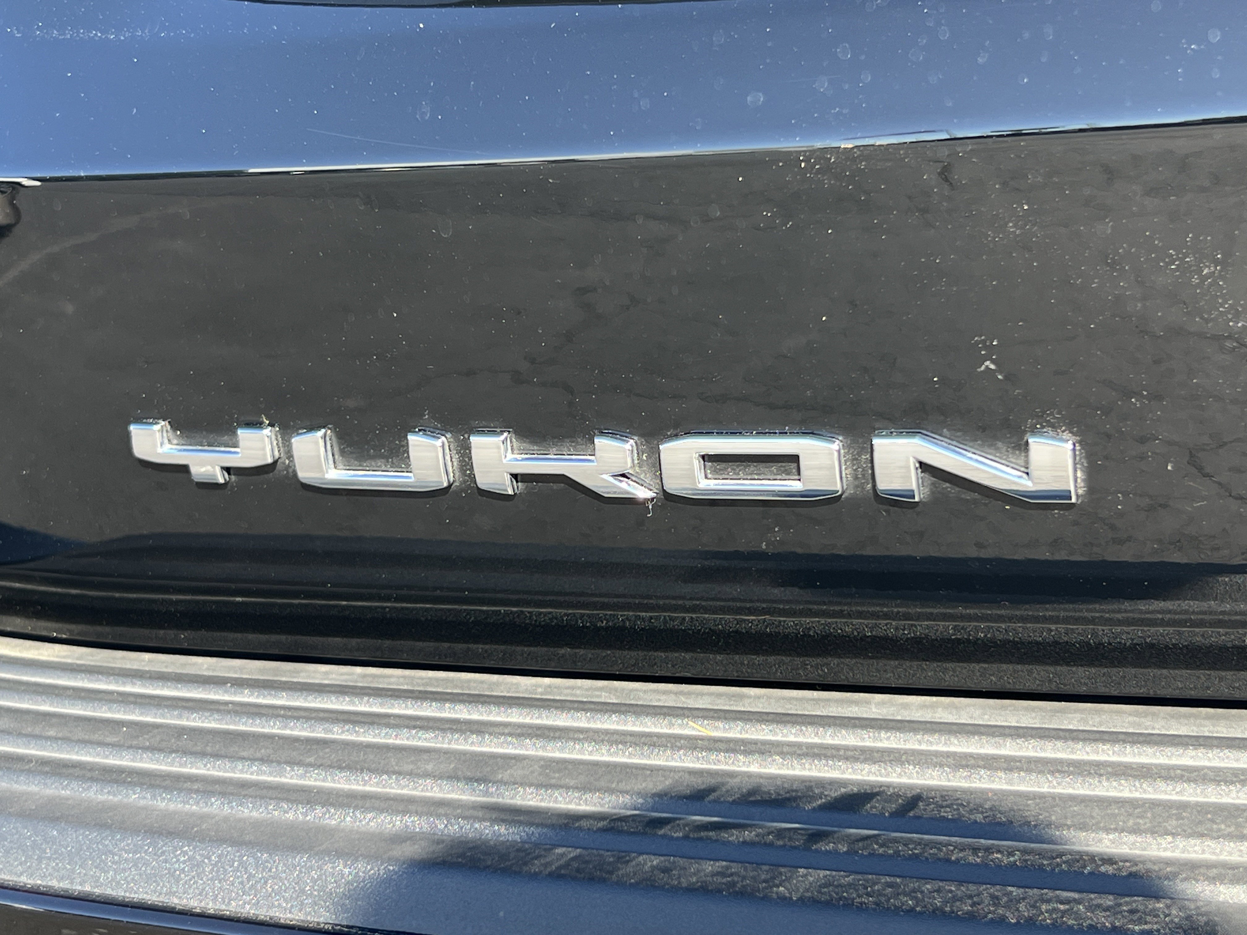 Used 2025 GMC Yukon XL Denali image 9