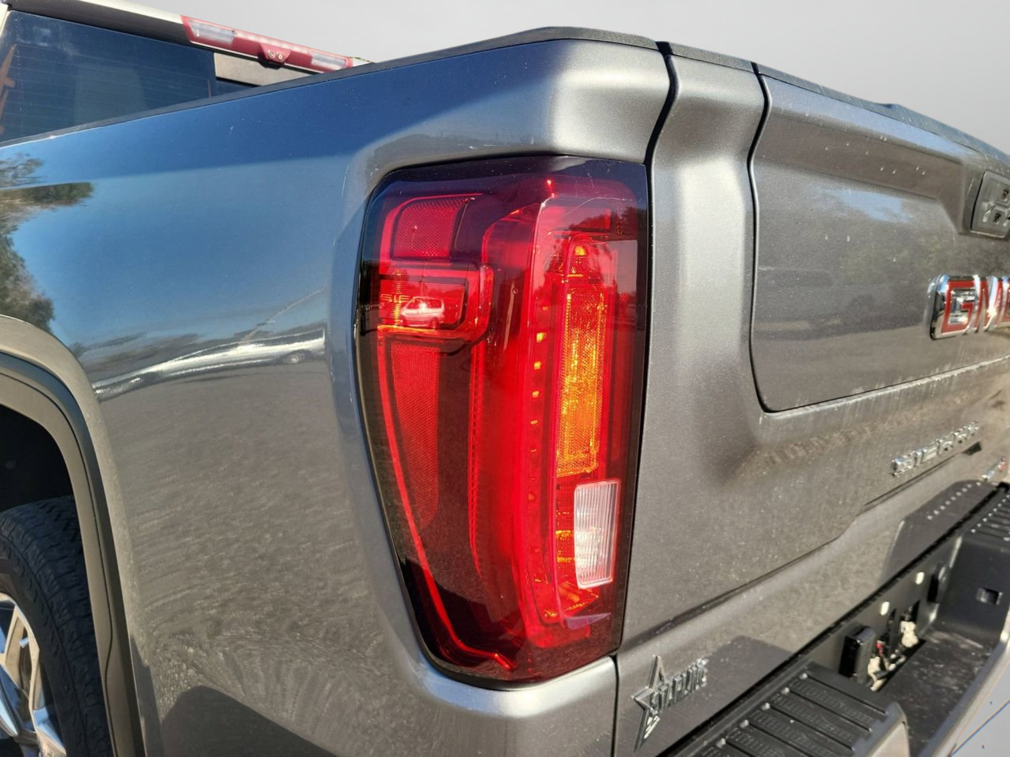 Used 2021 GMC Sierra 1500 AT4 w/ Technology Package image 6