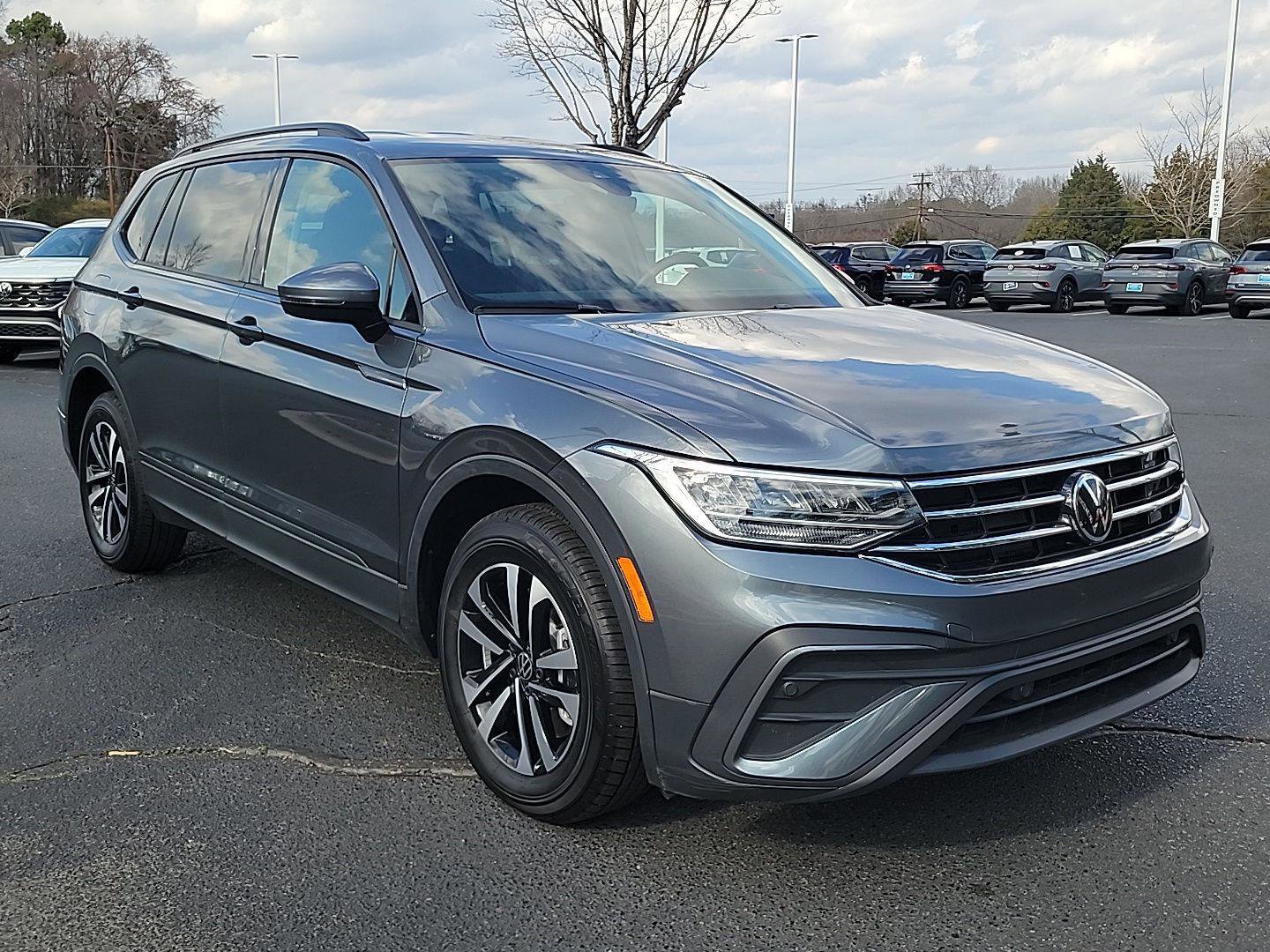 Certified 2024 Volkswagen Tiguan S image 7