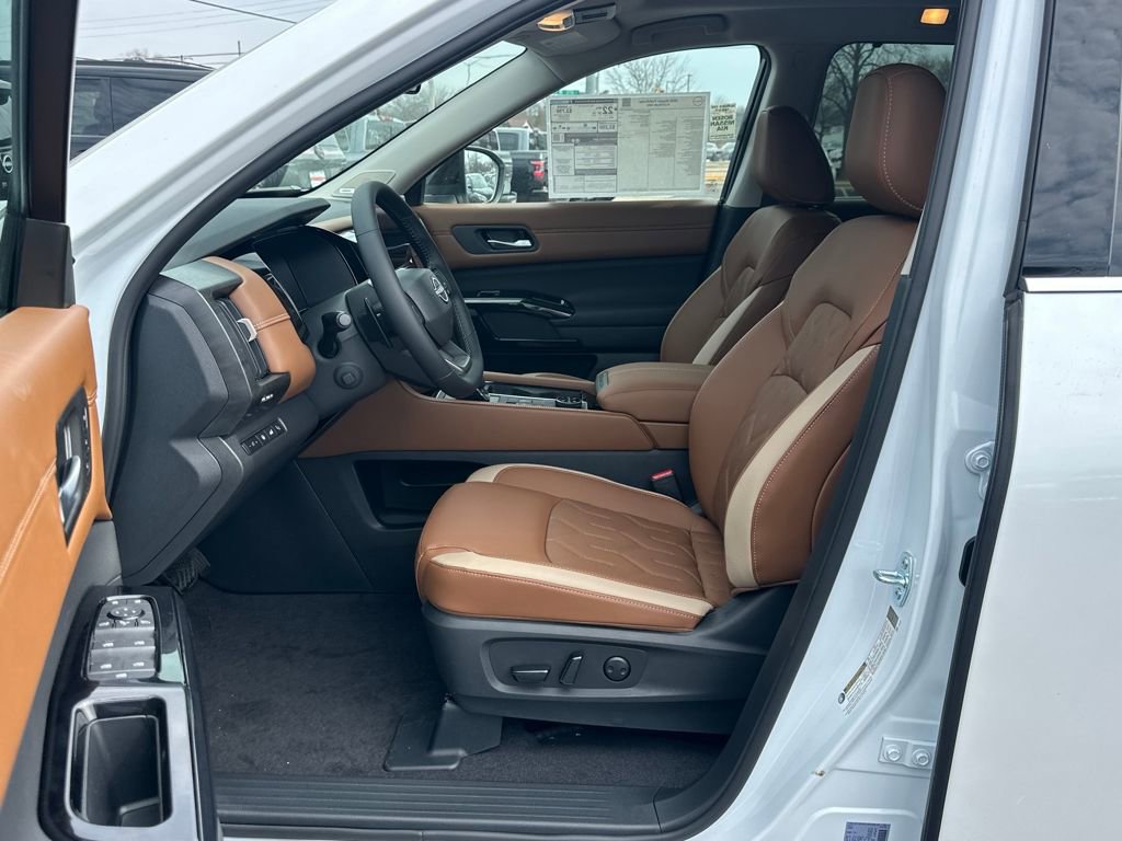 New 2026 Nissan Pathfinder Platinum AWD/4WD image 9