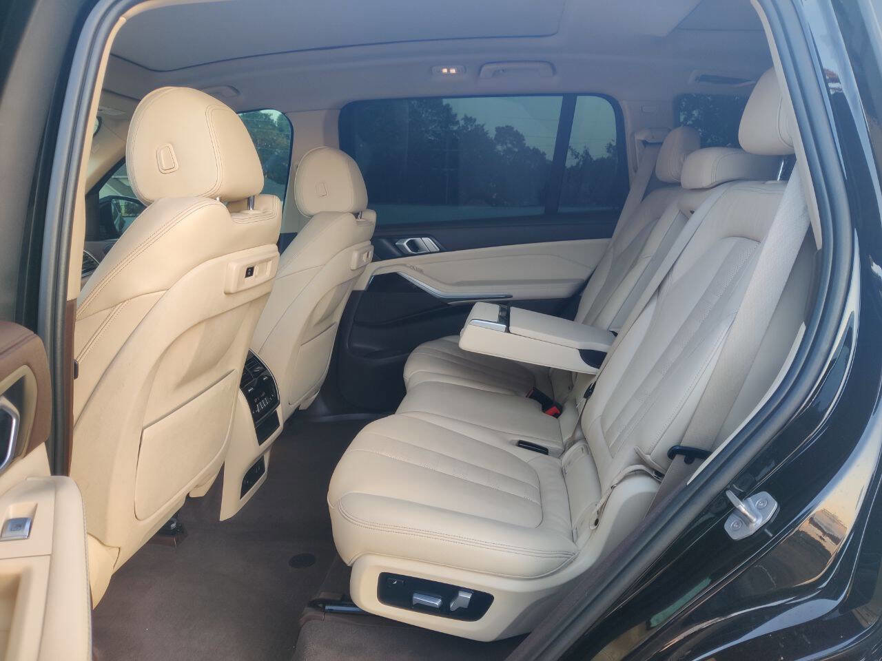 Used 2019 BMW X7 xDrive40i w/ Cold Weather Package image 20