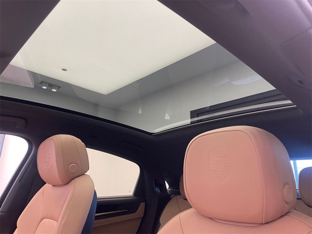 Used 2026 Porsche Cayenne S image 21