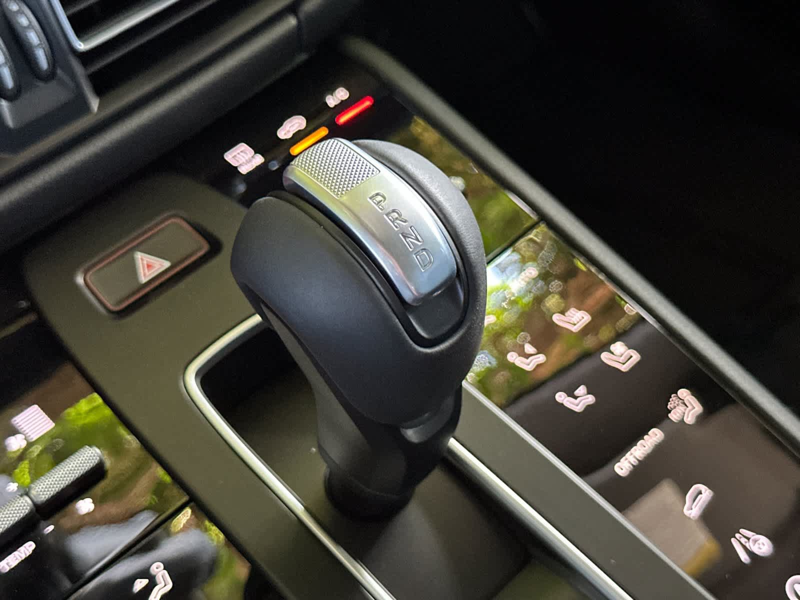 New 2026 Porsche Macan AWD/4WD image 25