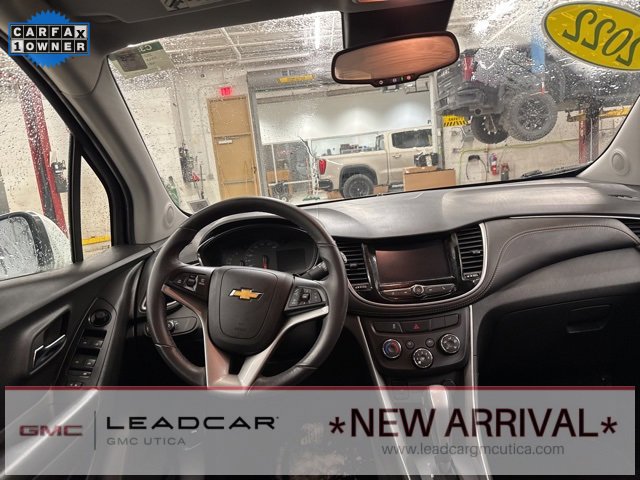 Used 2022 Chevrolet Trax LT w/ Sport Edition image 17