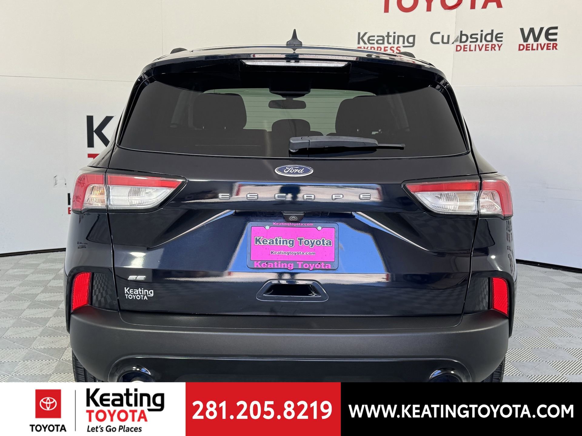 Used 2021 Ford Escape SE w/ SE Sport Appearance Package image 6