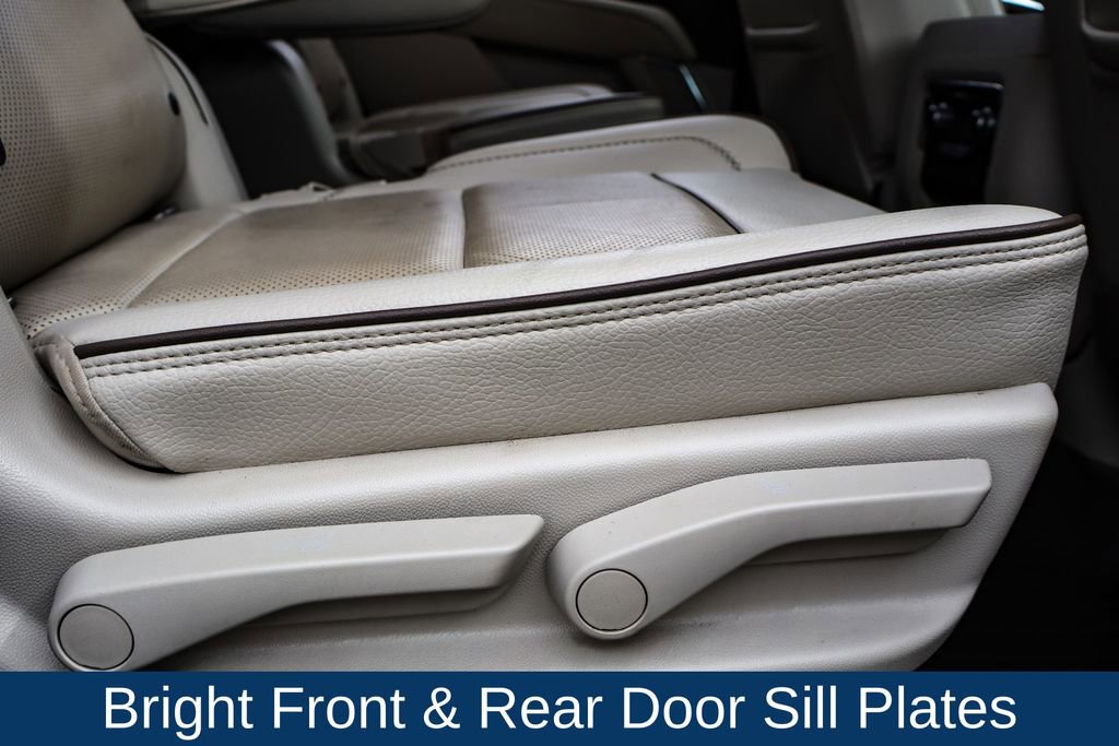 Used 2021 GMC Yukon Denali w/ Denali Premium Package image 18