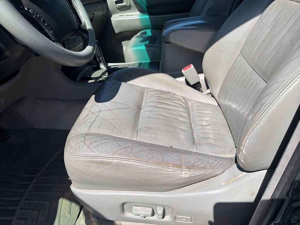 Used 2005 Toyota Land Cruiser AWD/4WD image 20