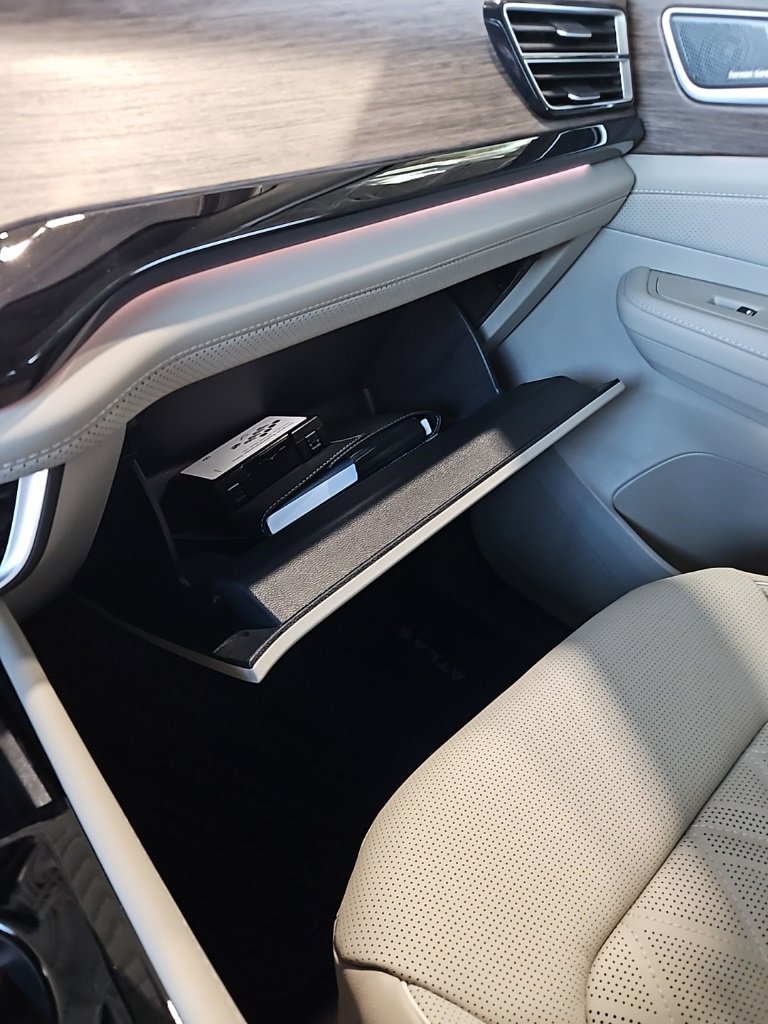 New 2026 Volkswagen Atlas SEL Premium R-Line image 31