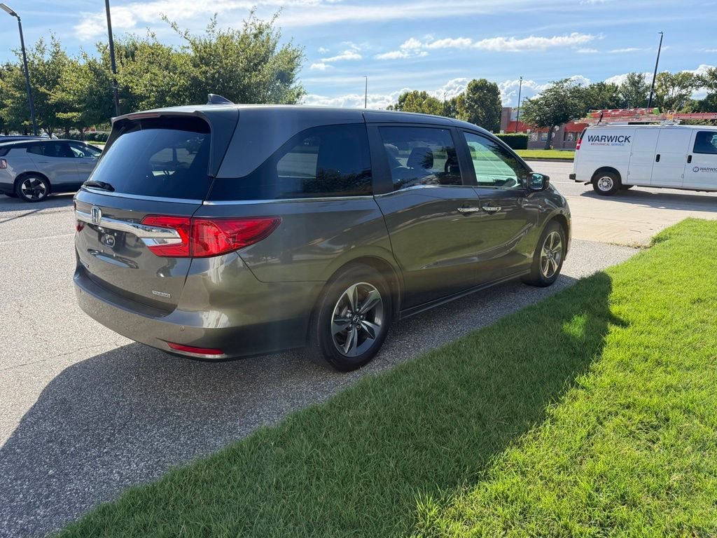 Used 2018 Honda Odyssey Touring image 2