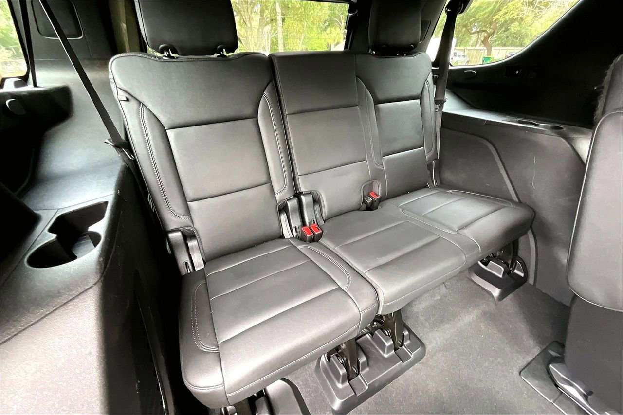 Used 2022 Chevrolet Tahoe Z71 w/ Luxury Package image 32