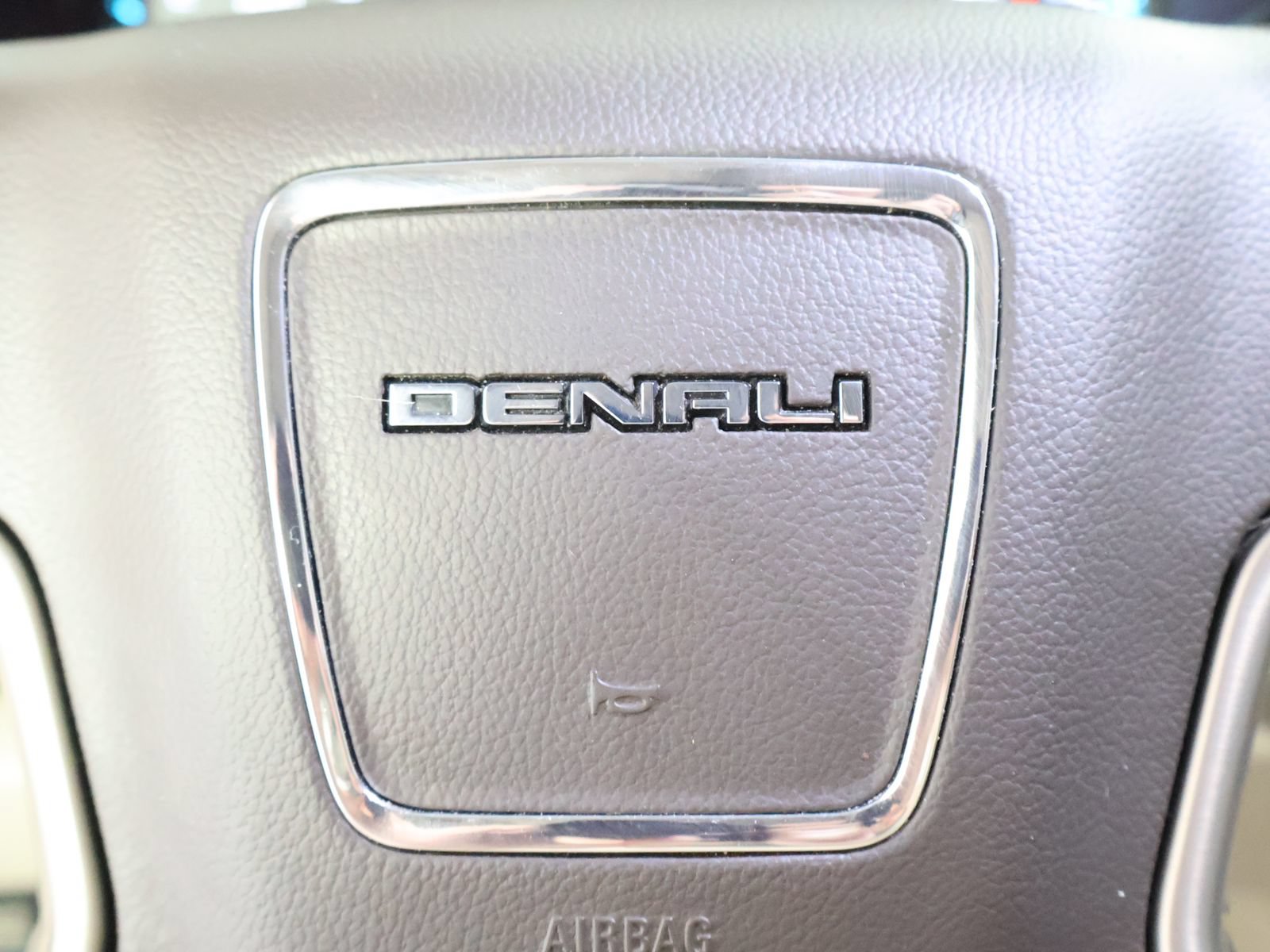 Used 2019 GMC Yukon Denali AWD/4WD image 37