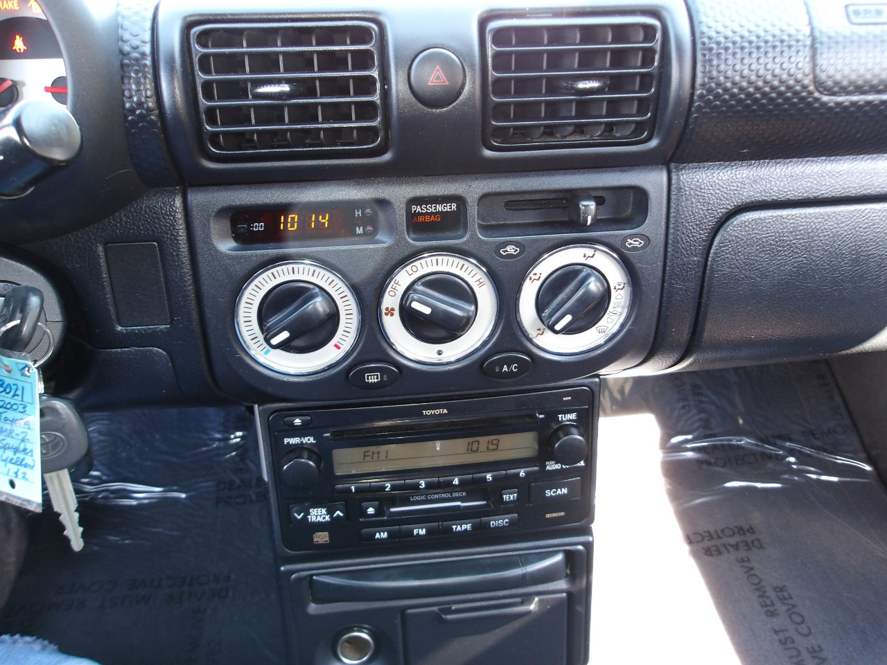 Used 2003 Toyota MR2 image 22