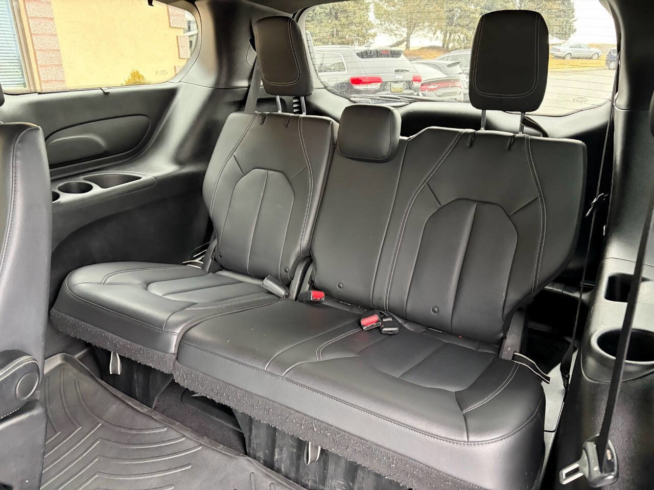 Used 2019 Chrysler Pacifica Touring-L w/ Advanced Safetytec Group FWD image 13