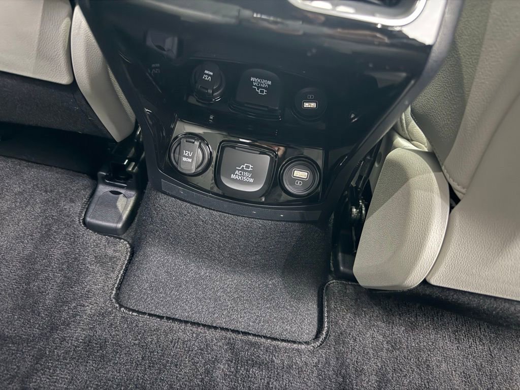 Used 2024 Kia Sorento SX Prestige image 12