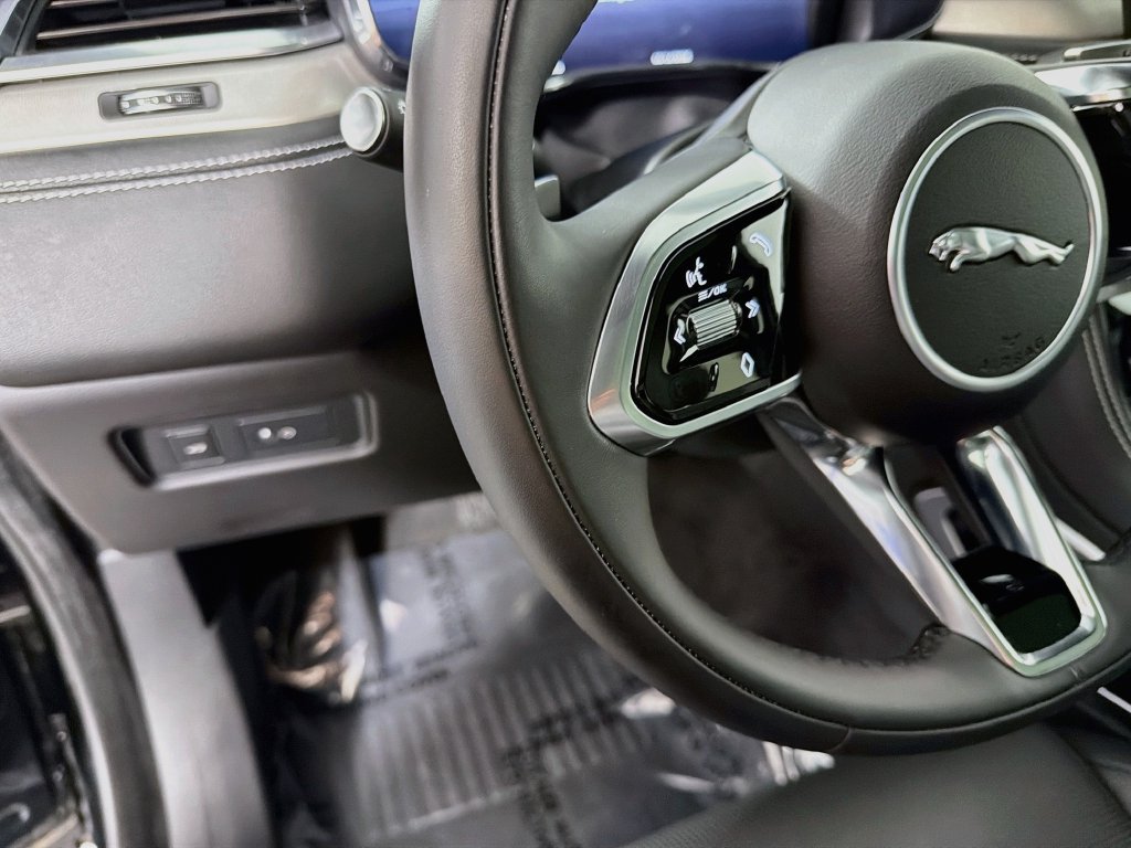 Used 2026 Jaguar F-PACE R-Dynamic S AWD/4WD image 10
