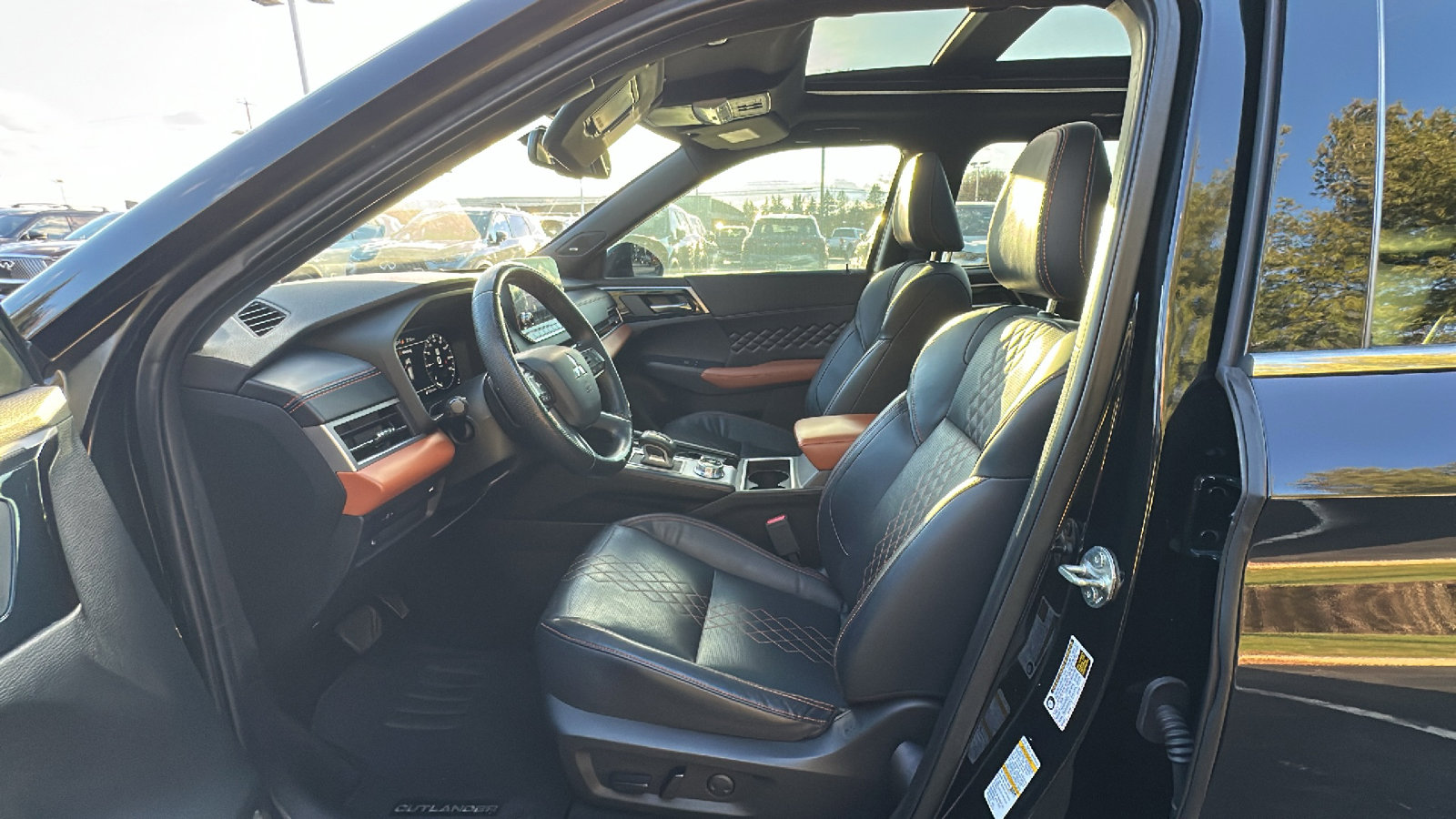 Used 2022 Mitsubishi Outlander SEL image 13