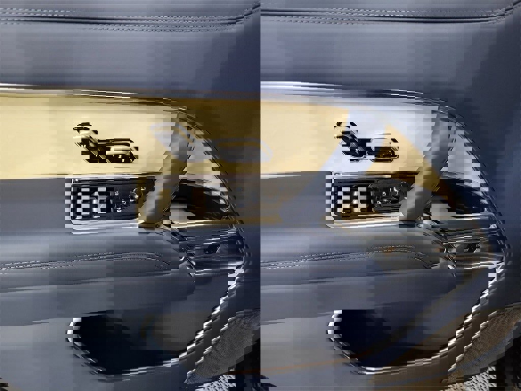 New 2024 Land Rover Range Rover SV image 14