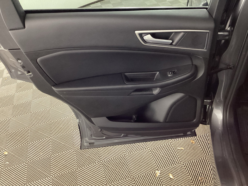 Used 2023 Ford Edge SEL w/ Convenience Package image 14
