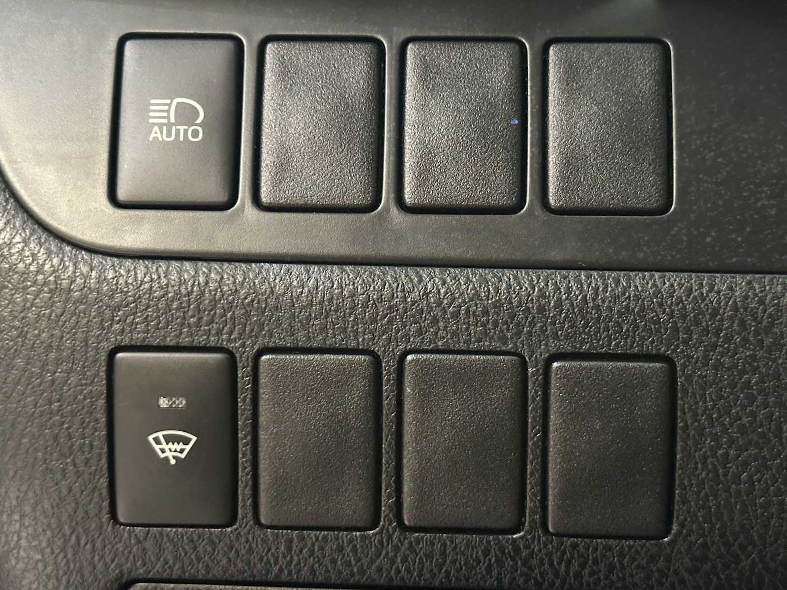 Used 2018 Toyota Highlander LE image 17