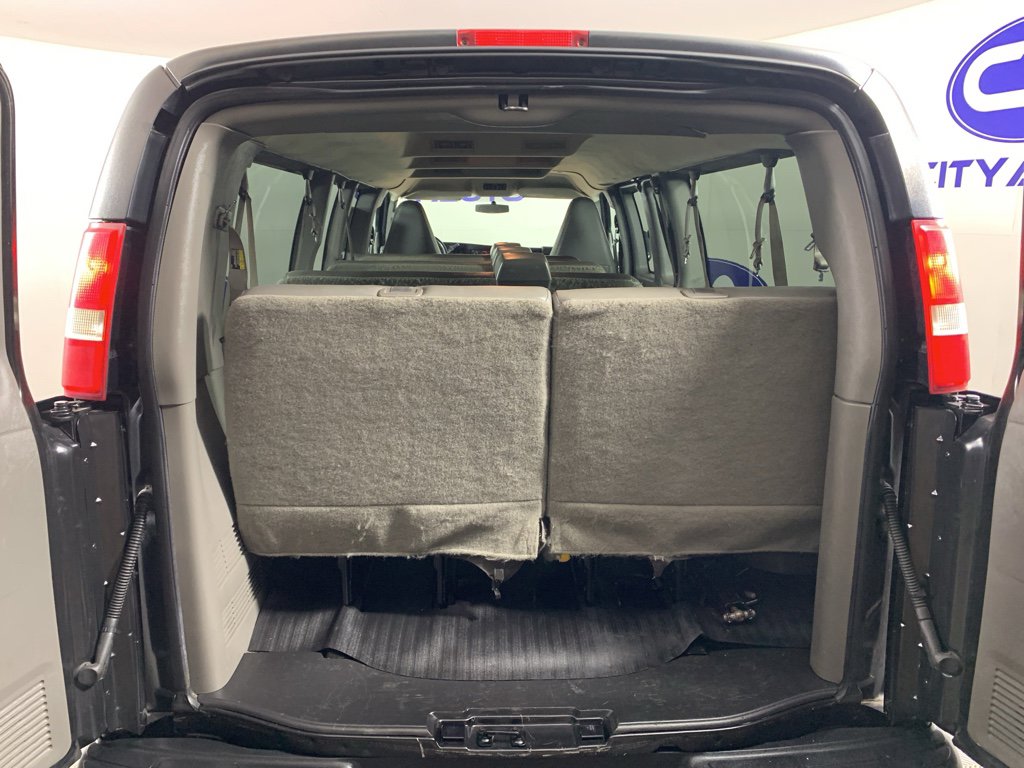 Used 2016 Chevrolet Express 3500 LS w/ Chrome Appearance Package image 26