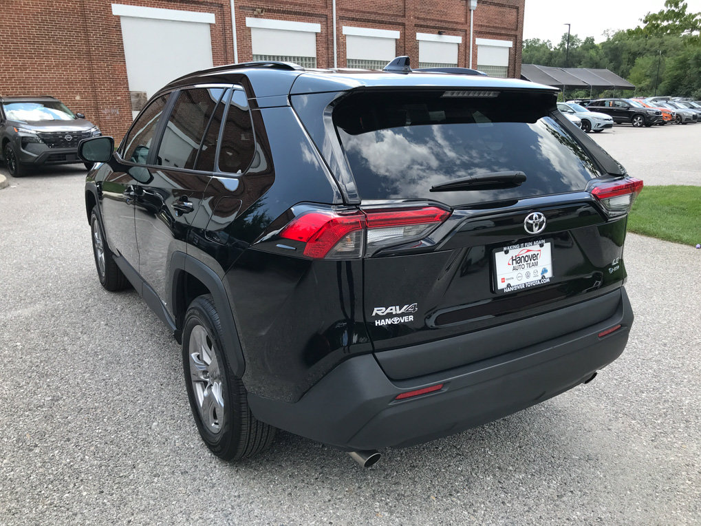 Certified 2025 Toyota RAV4 LE AWD/4WD image 5
